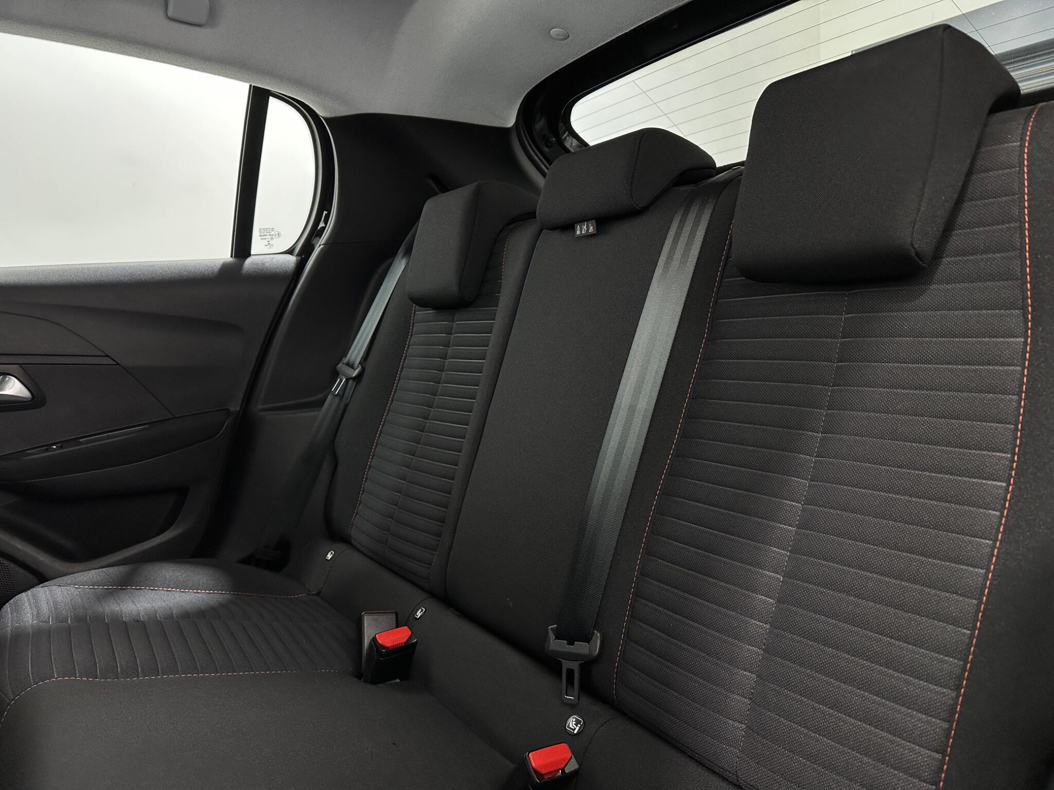 Peugeot 208 view 36