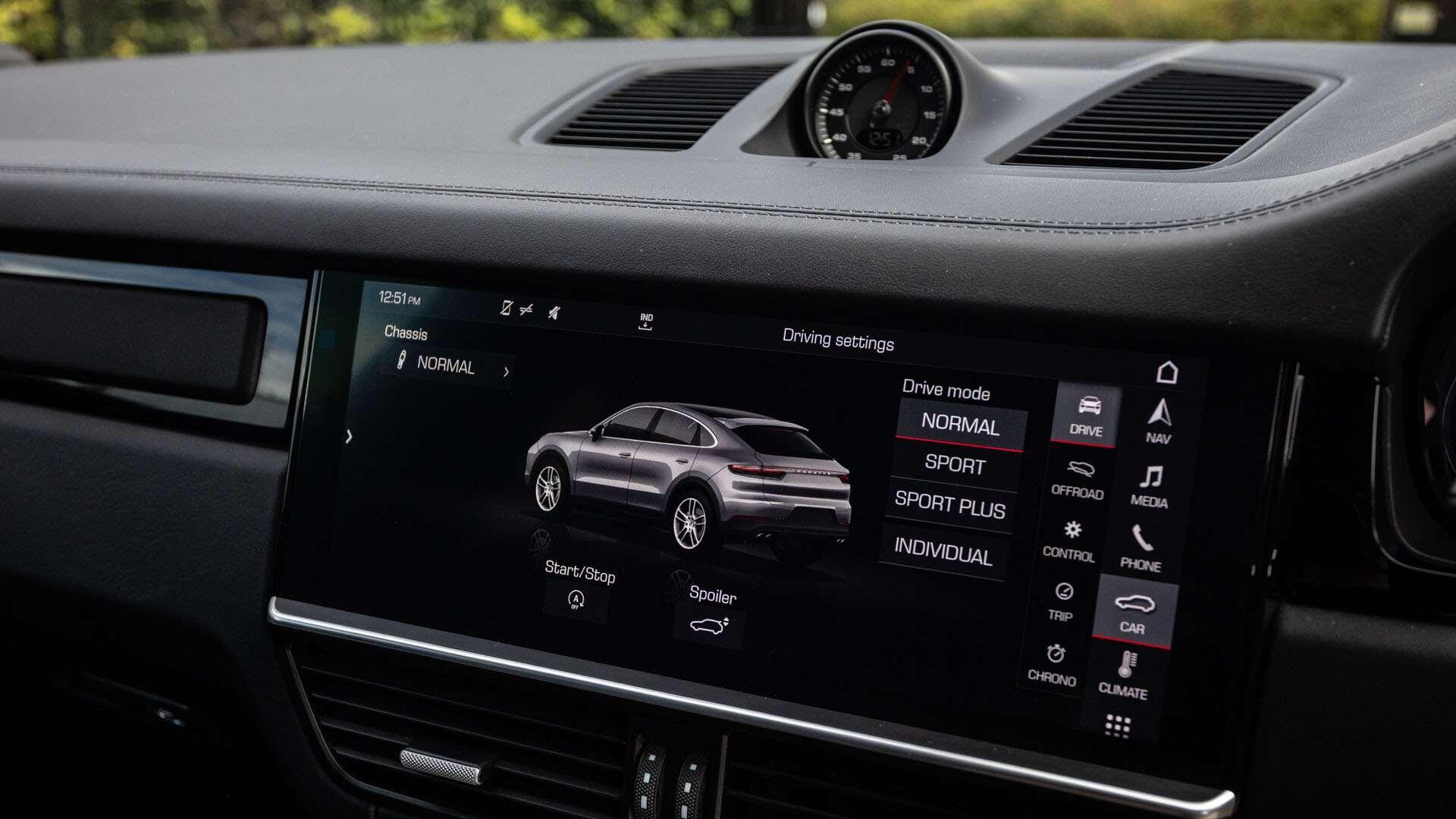 Porsche Cayenne view 19