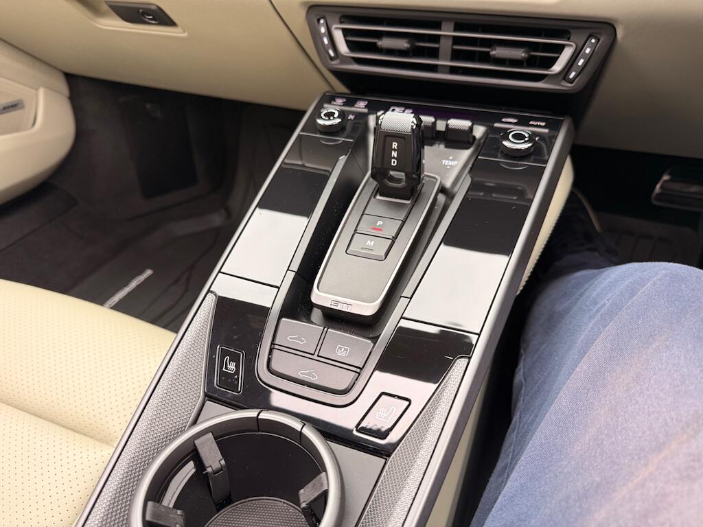 Porsche 911 view 55