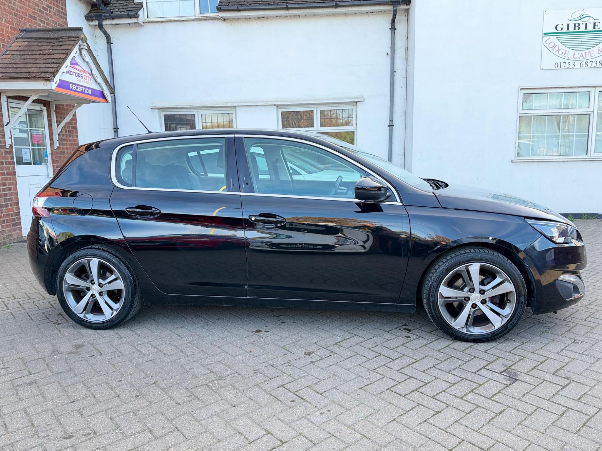 Peugeot 308 view 6