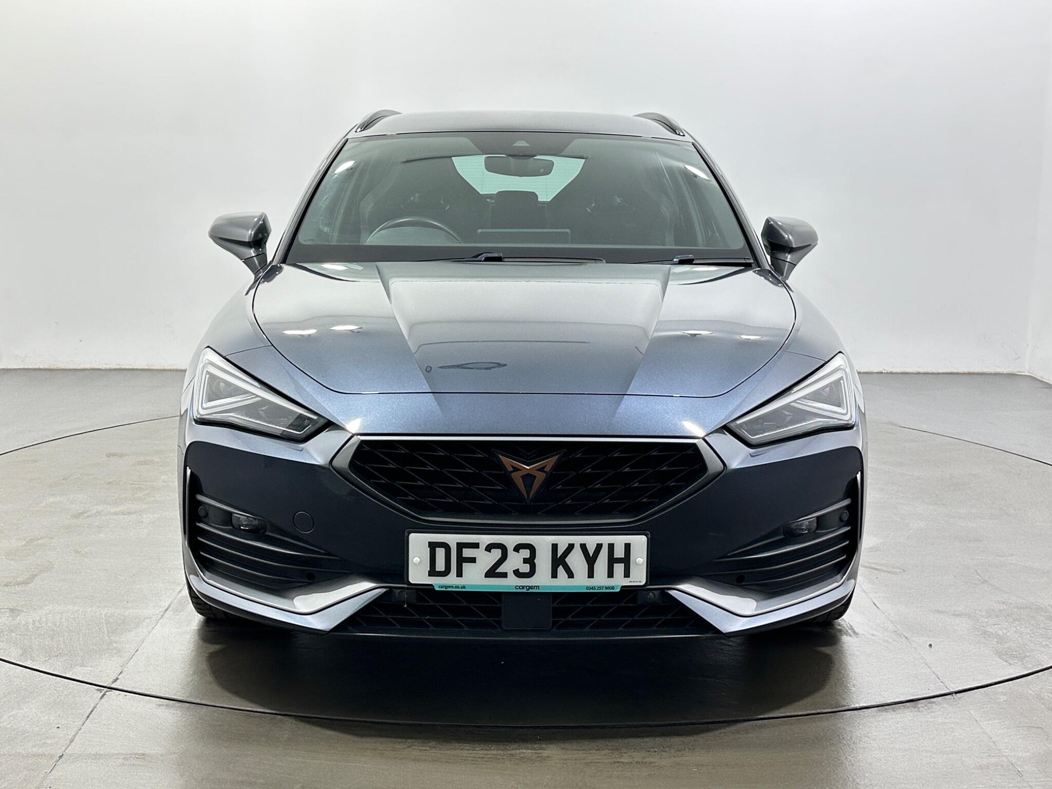 Cupra CUPRA Leon view 3