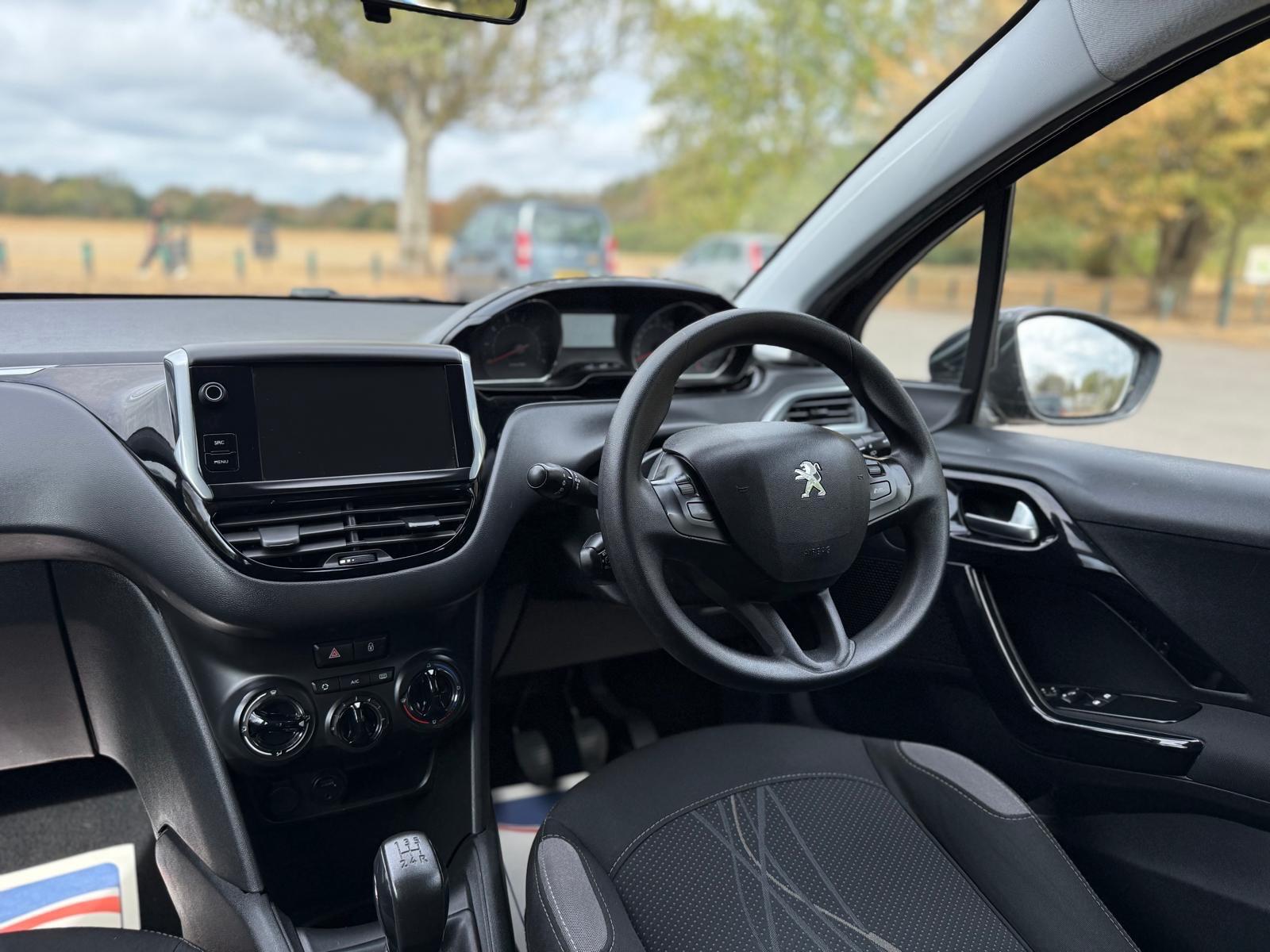 Peugeot 208 view 21