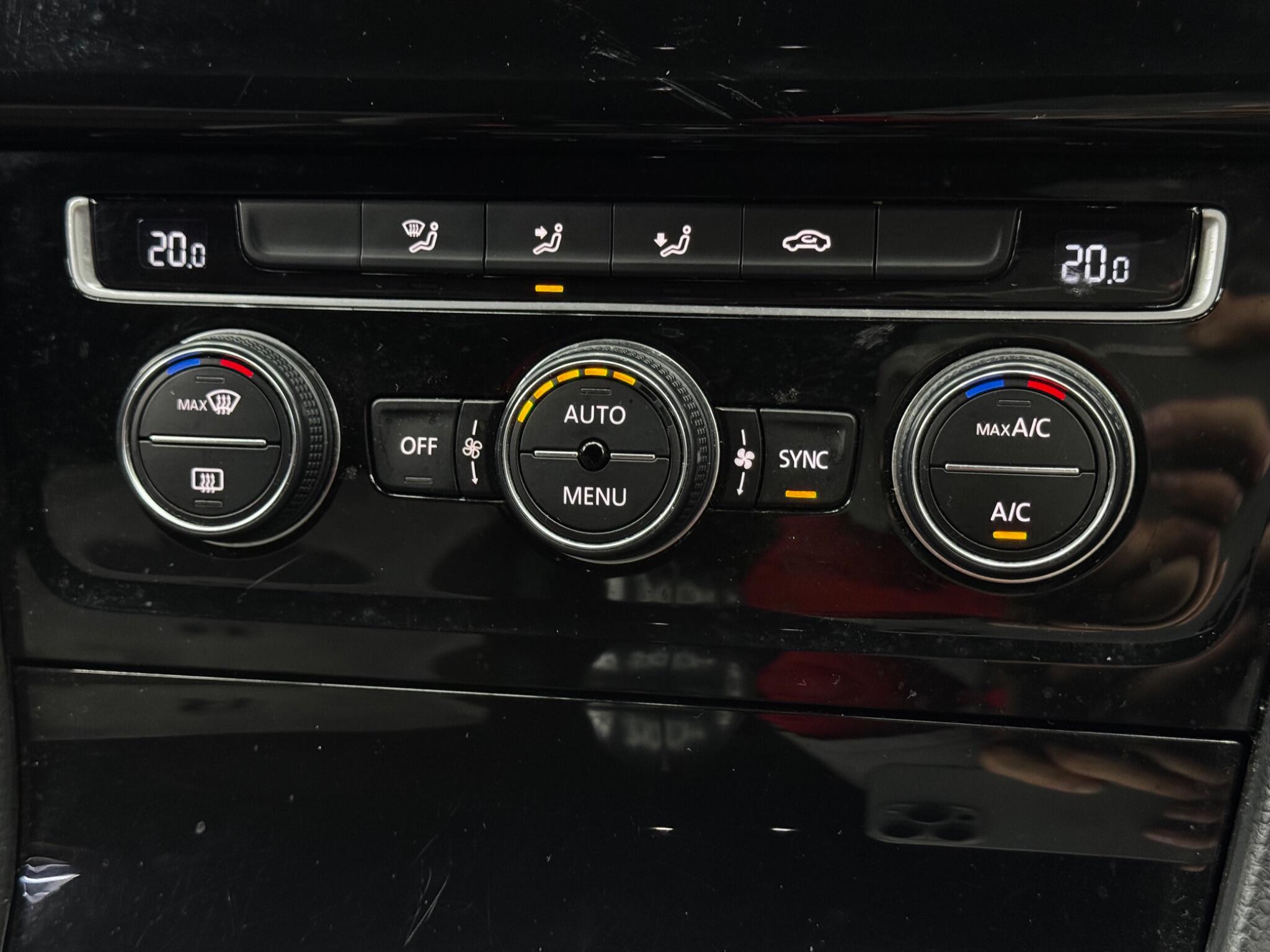 Volkswagen Golf view 29