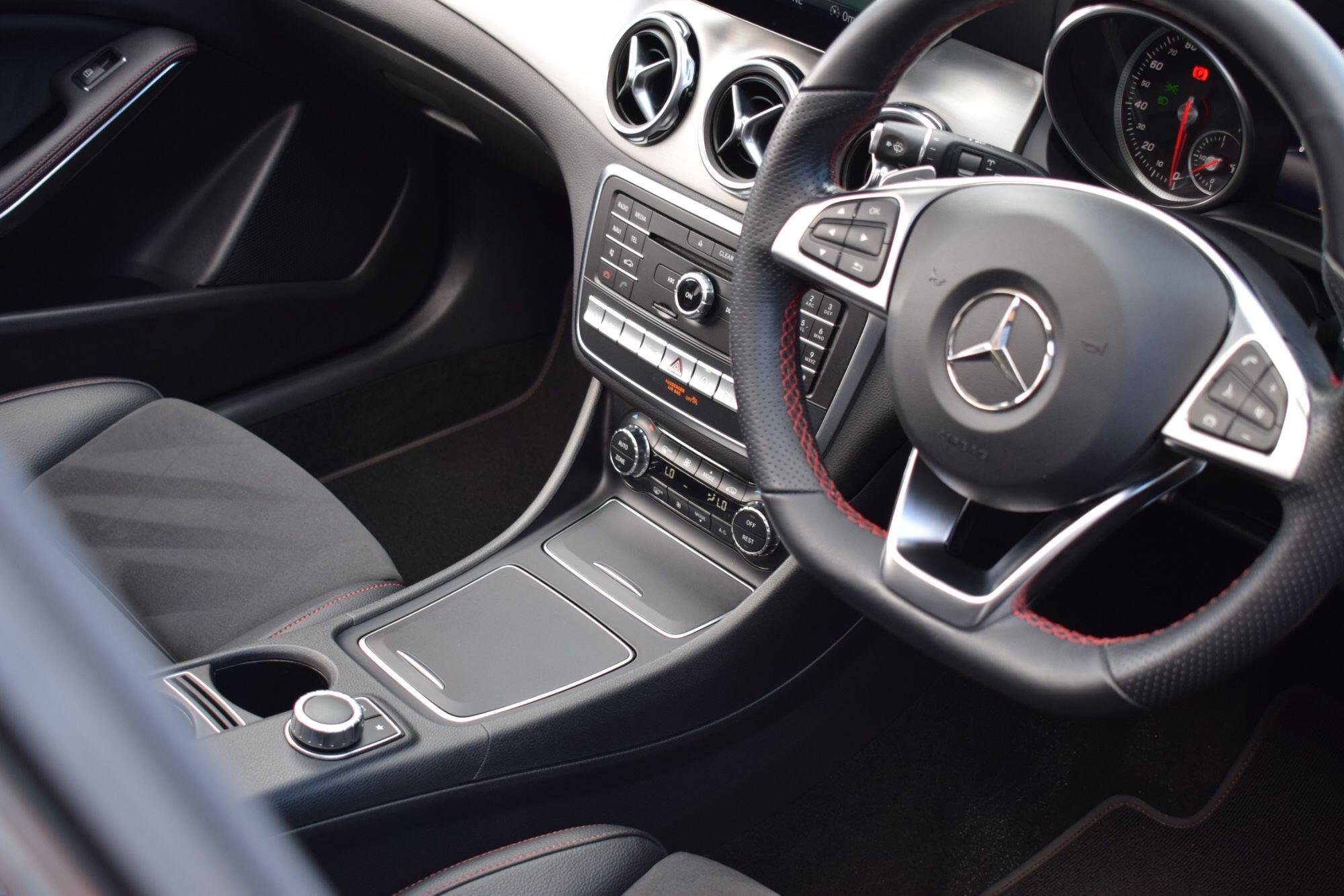 Mercedes-Benz GLA view 7