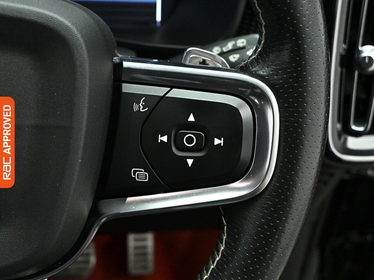 Volvo XC40 view 23