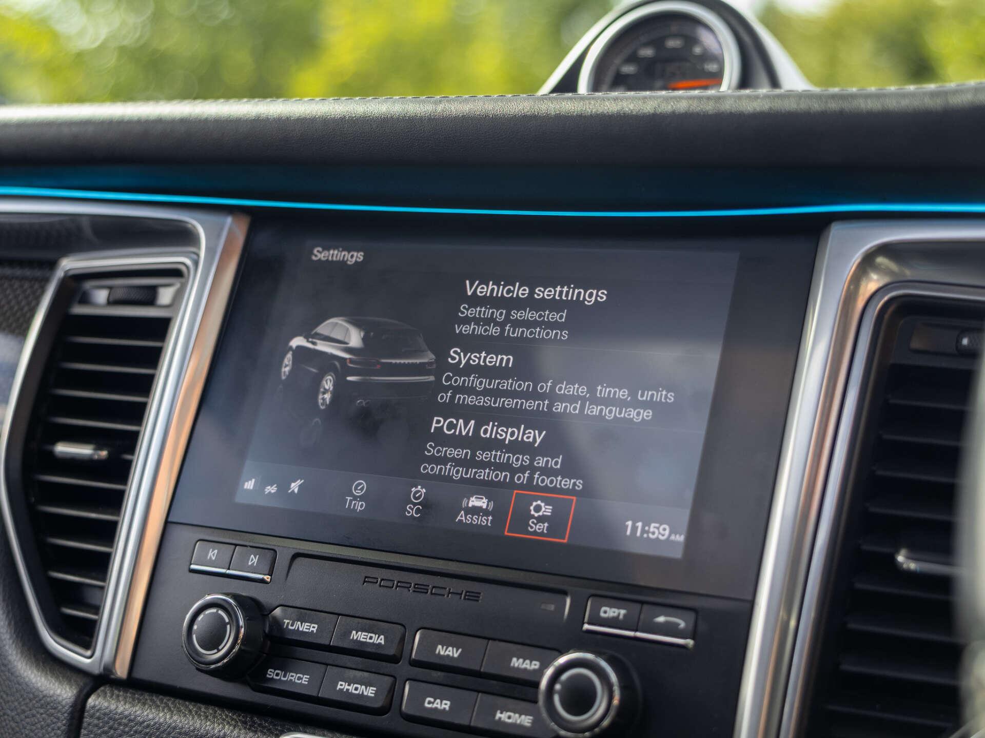 Porsche Macan view 55