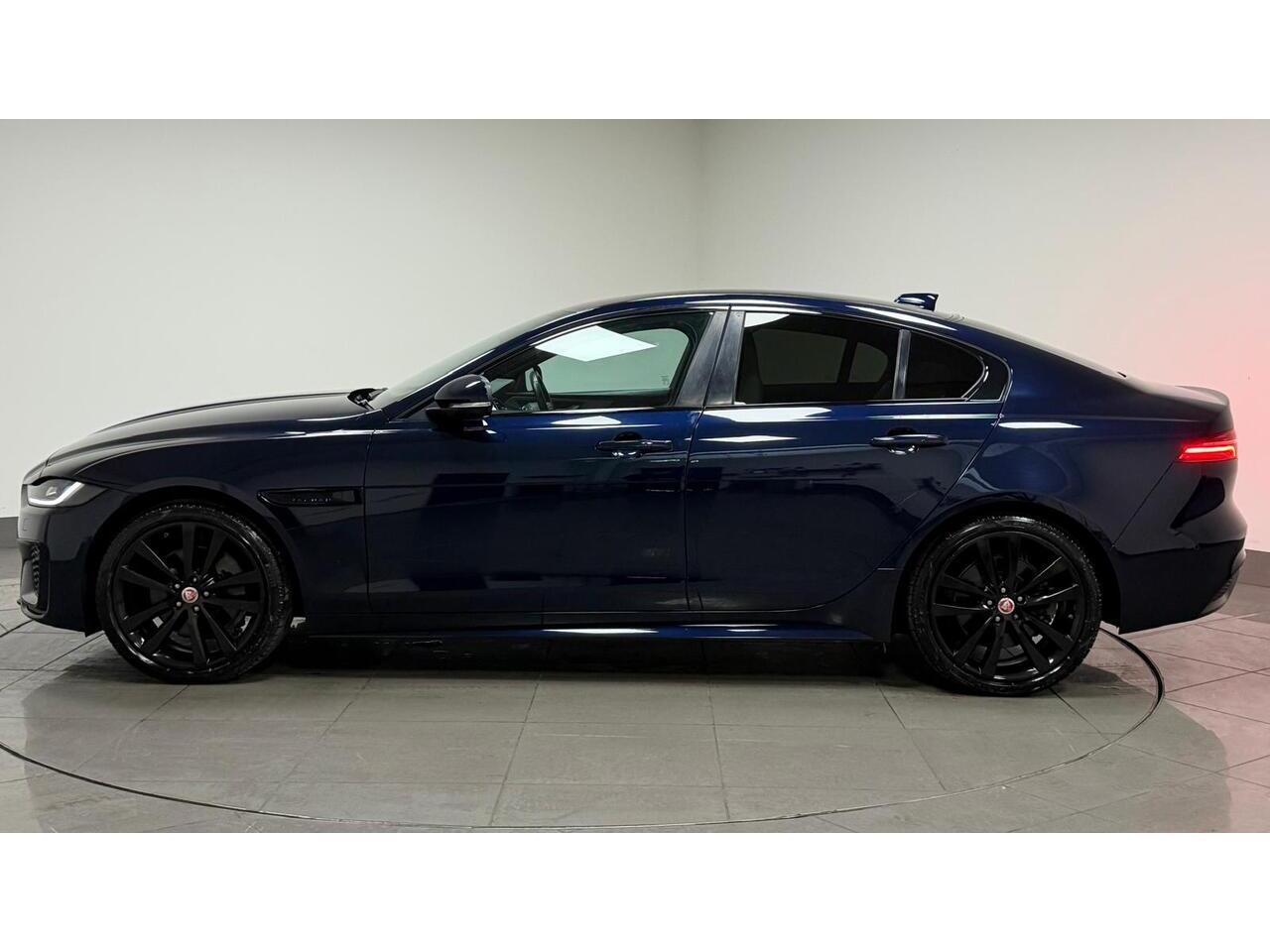 Jaguar Xe view 4