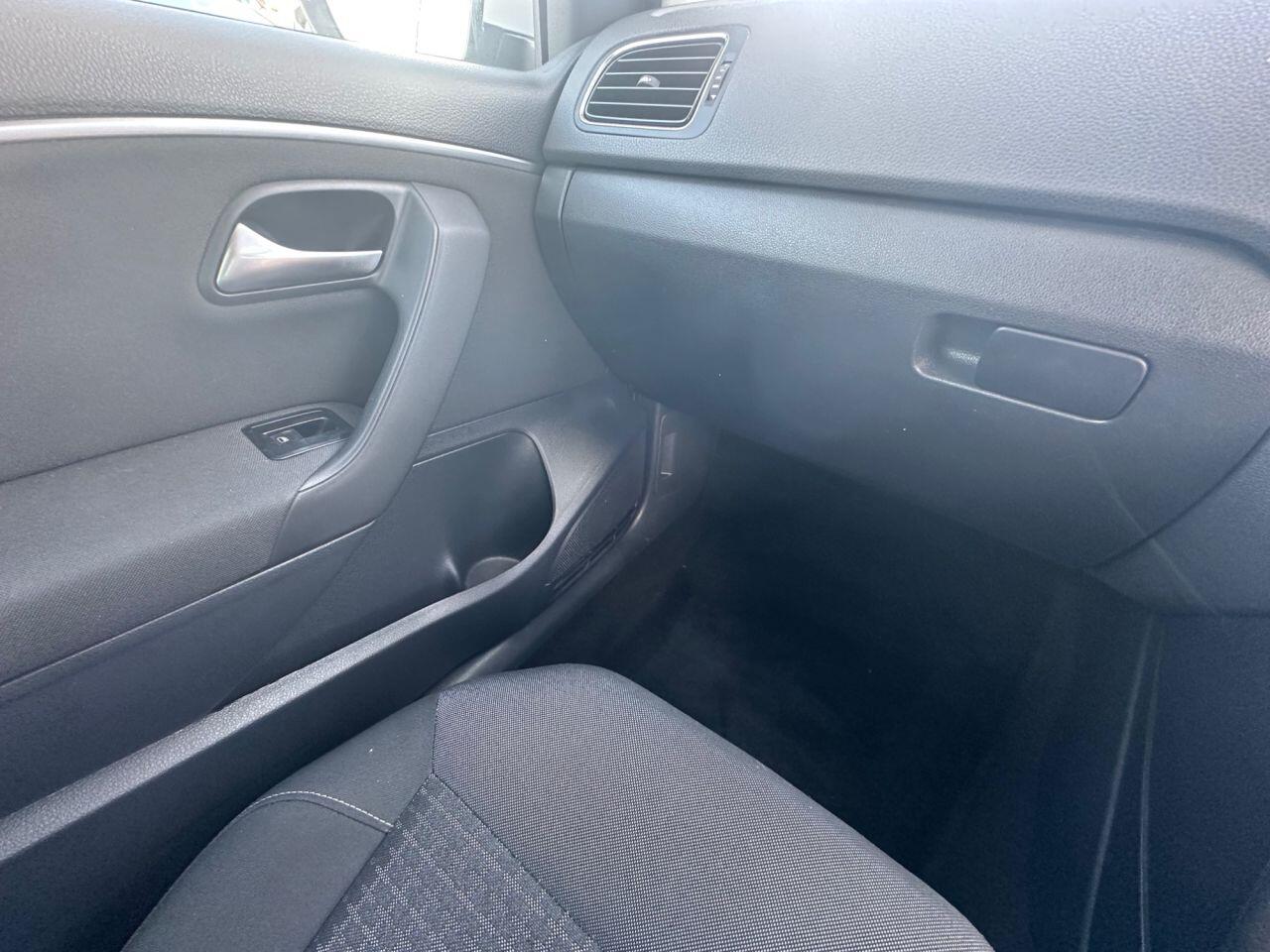 Volkswagen Polo view 48