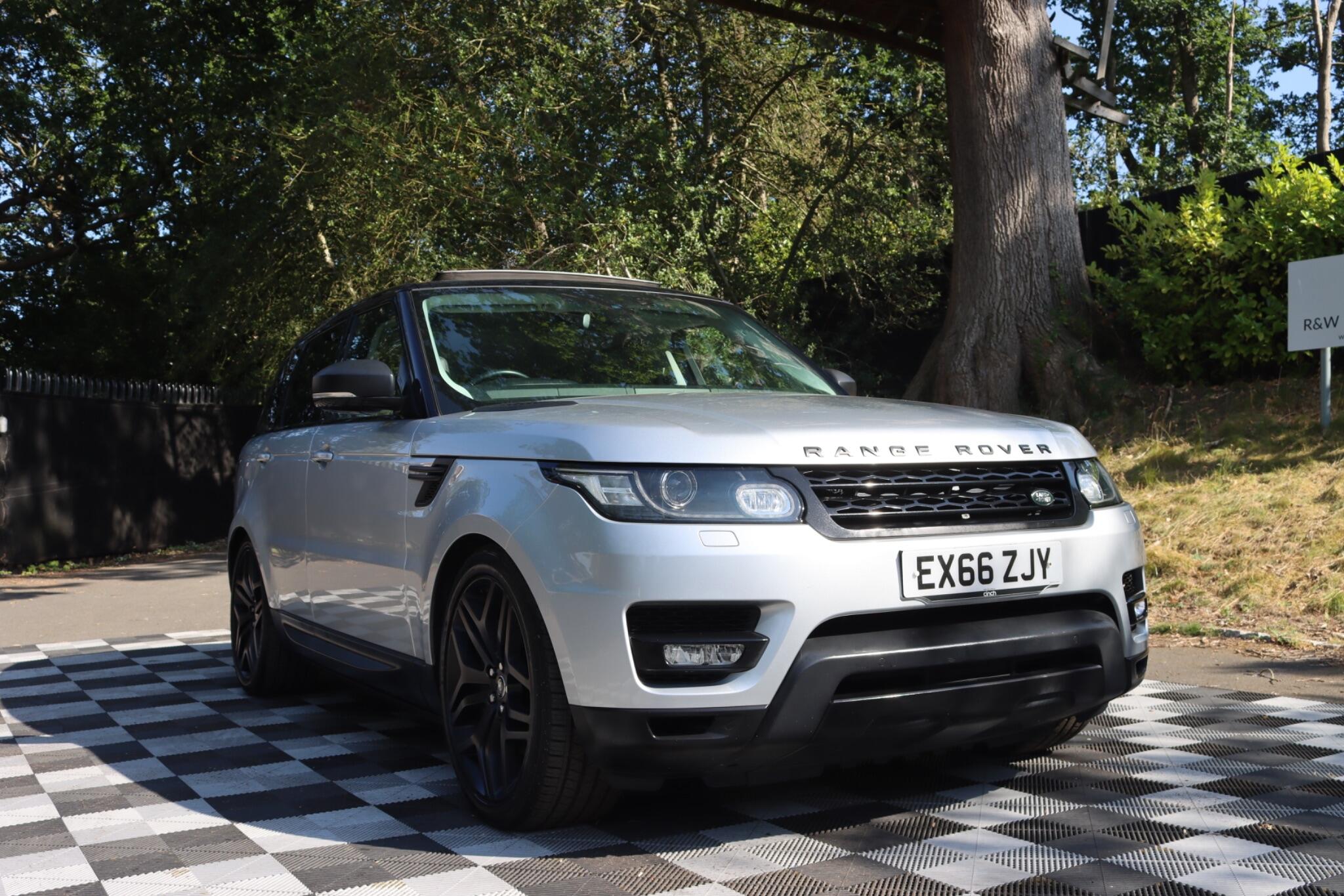 Land Rover Range Rover Sport view 11