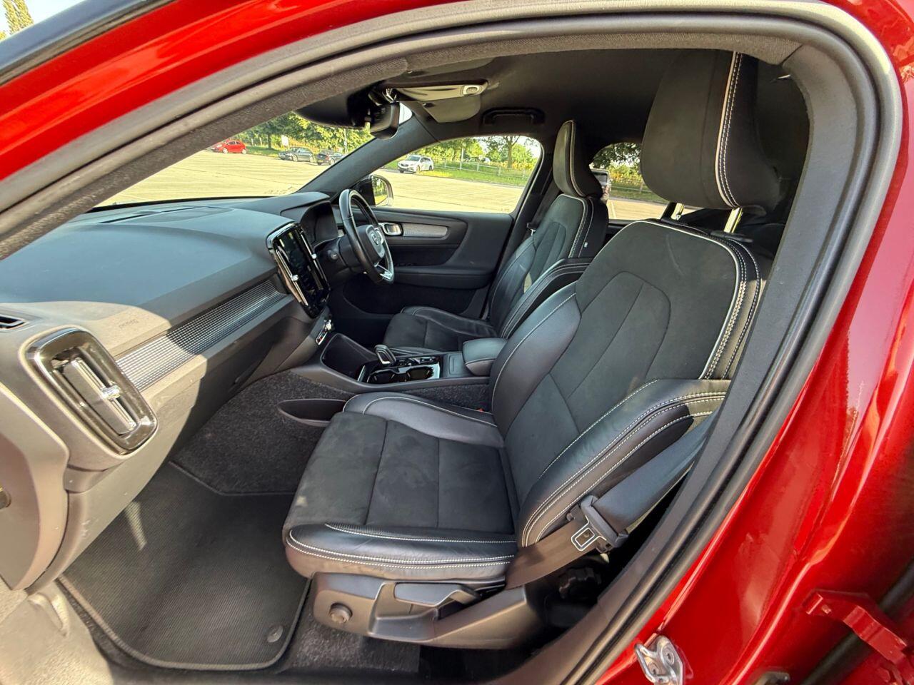 Volvo XC40 view 64