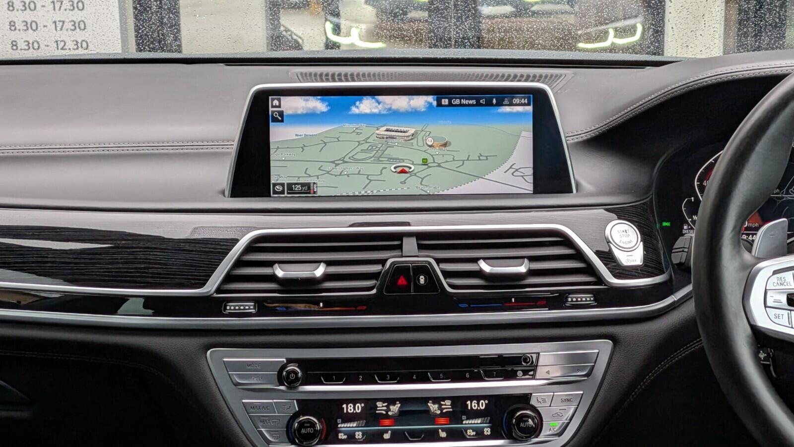 BMW 7 Series view 22