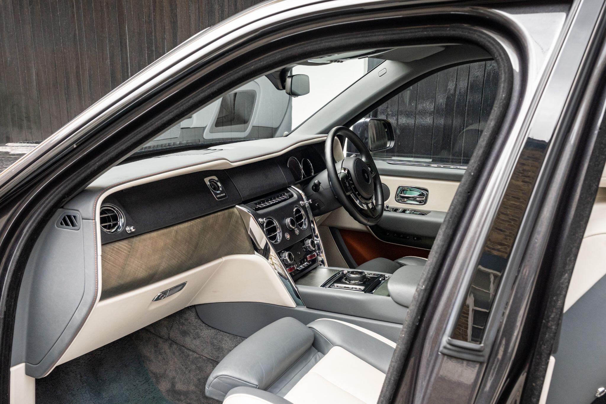 Rolls-Royce Cullinan view 39