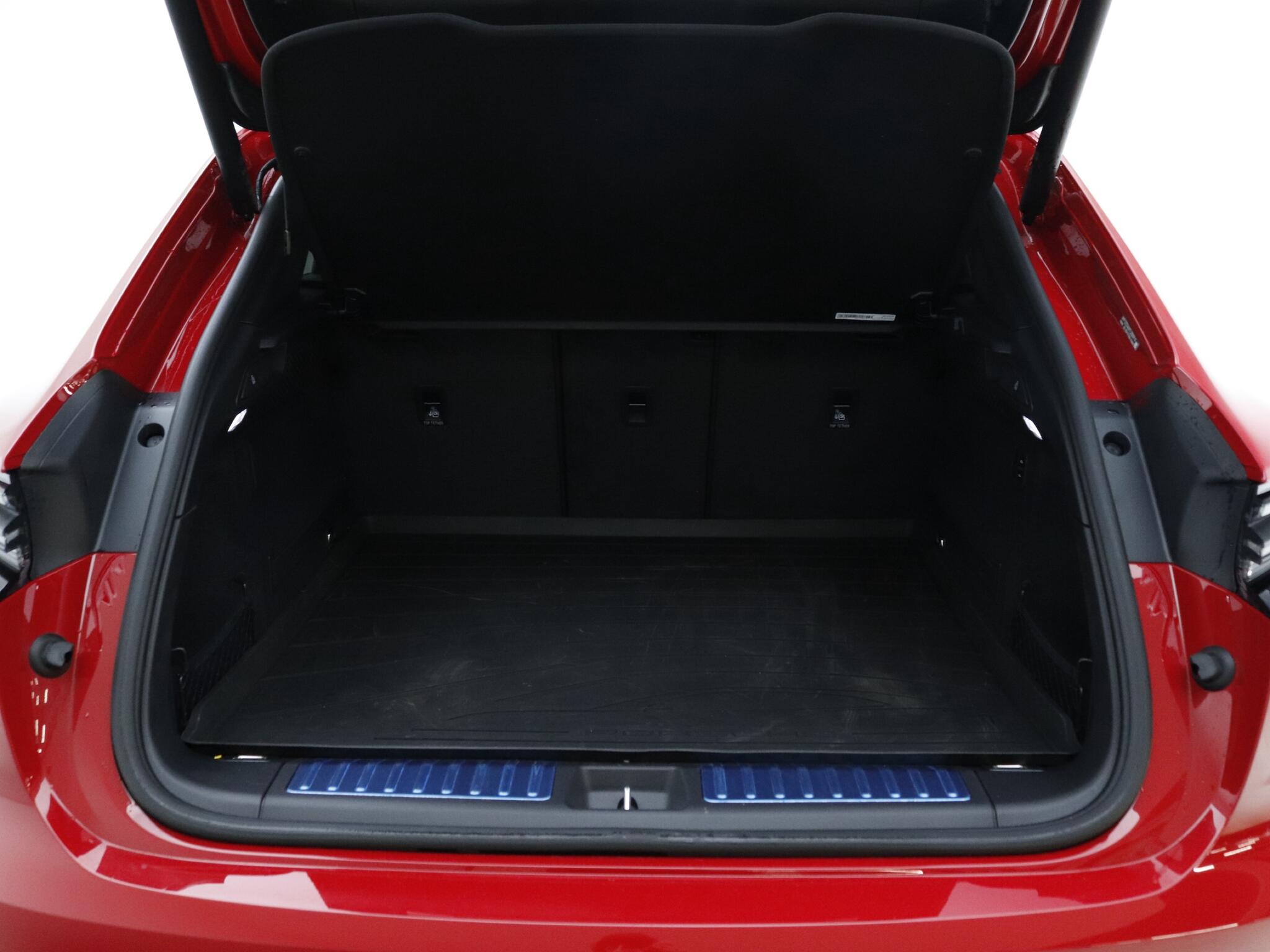 Porsche Macan view 19