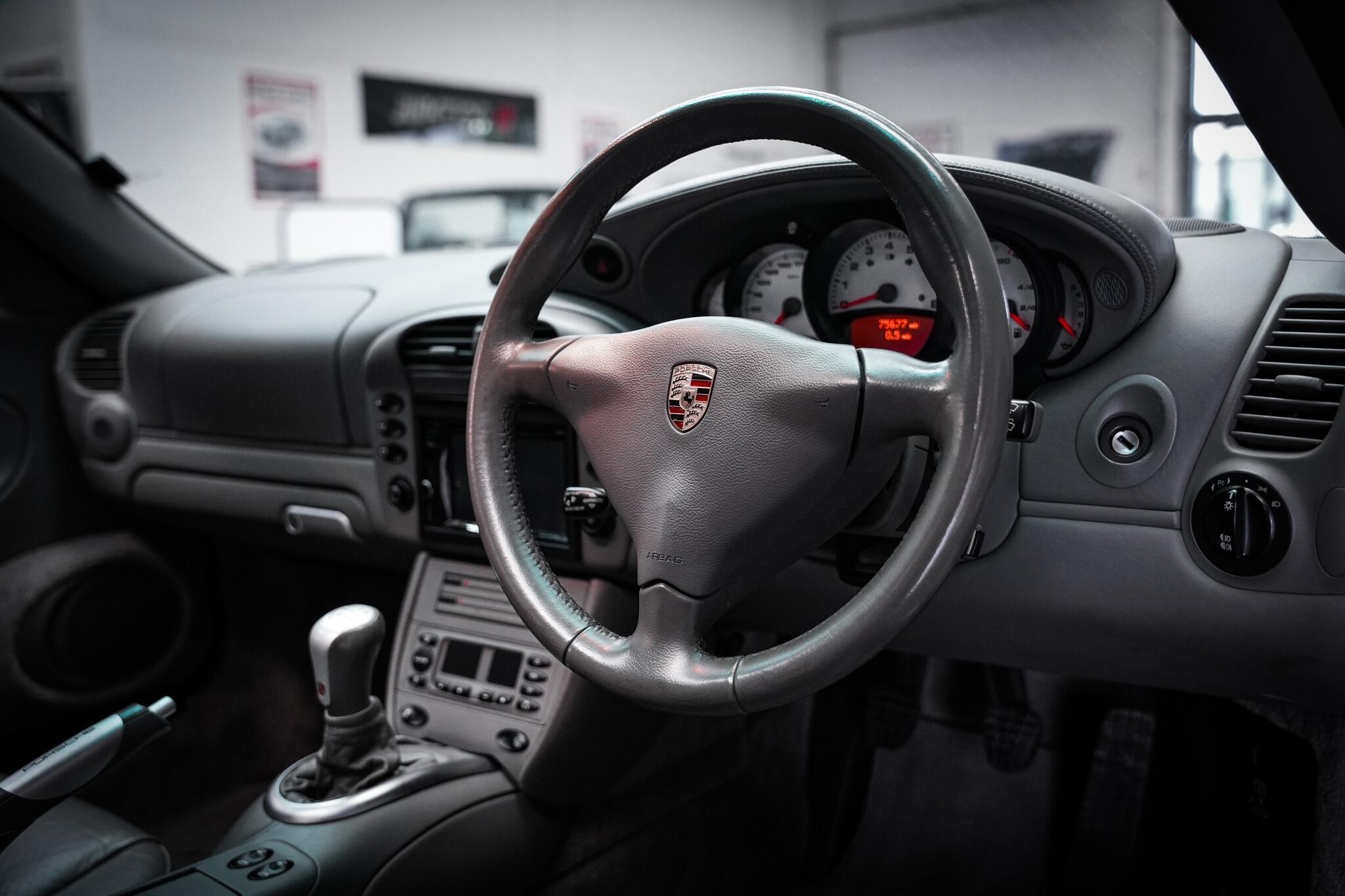 Porsche 911 view 19