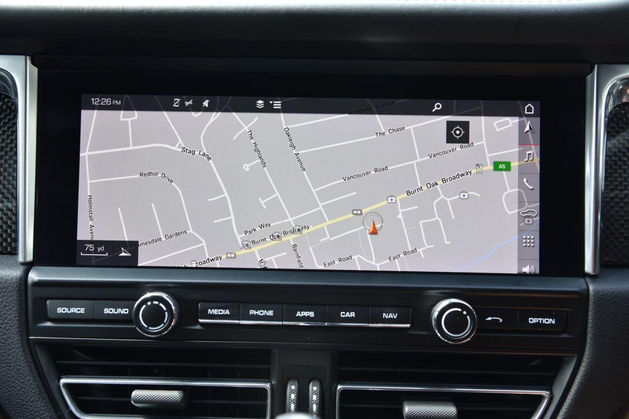 Porsche Macan view 37