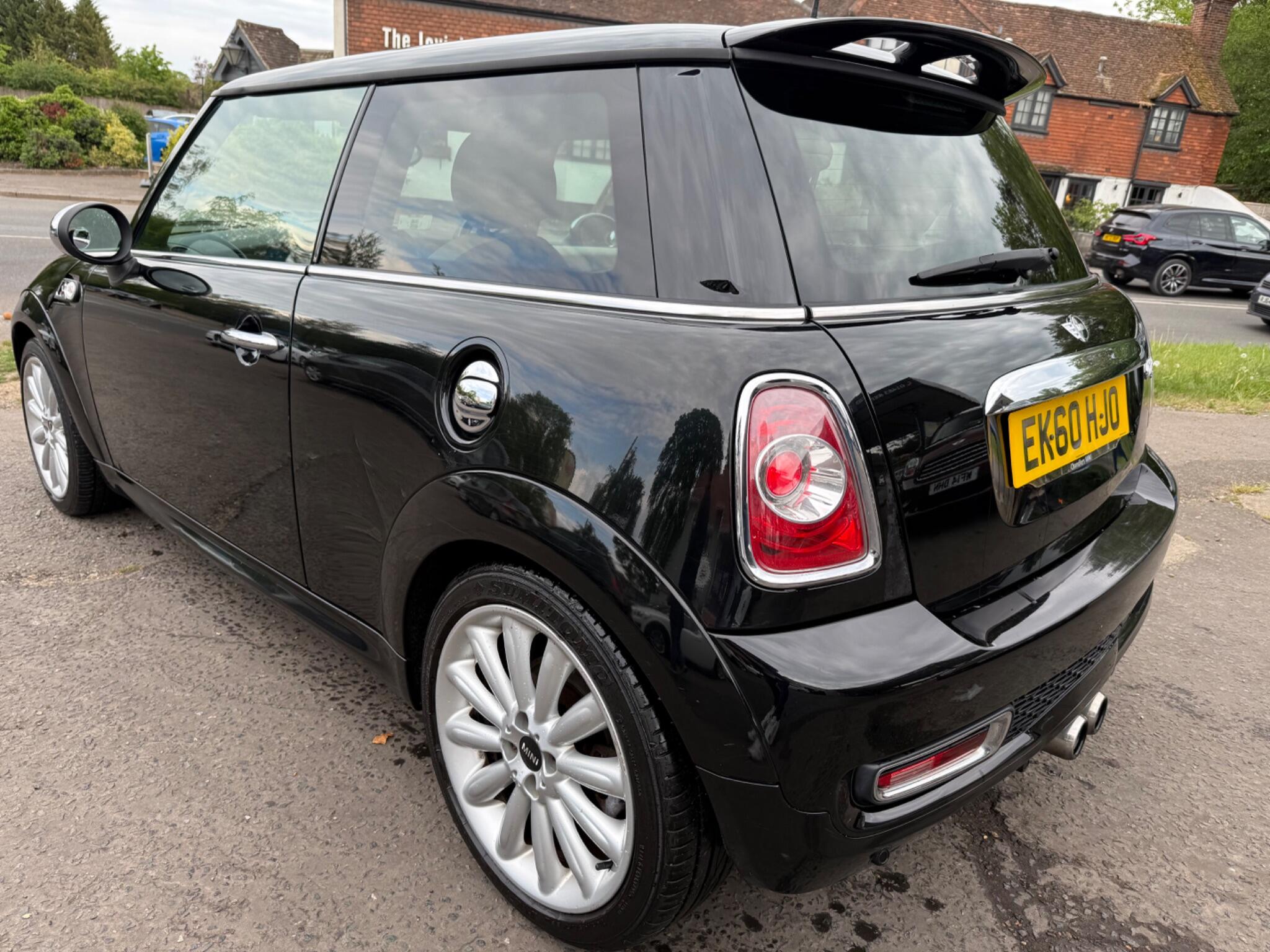 Mini Hatch view 4