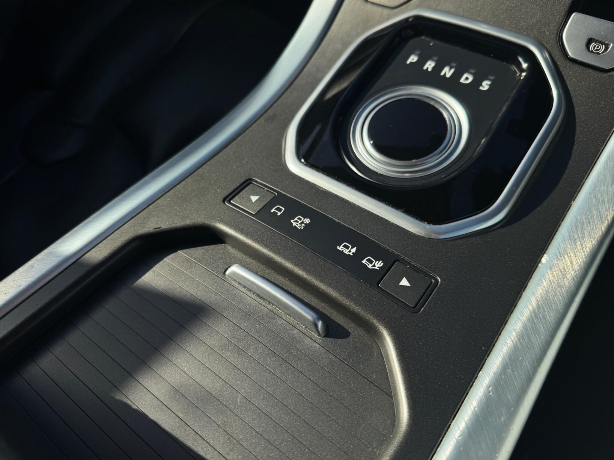 Land Rover Range Rover Evoque view 25