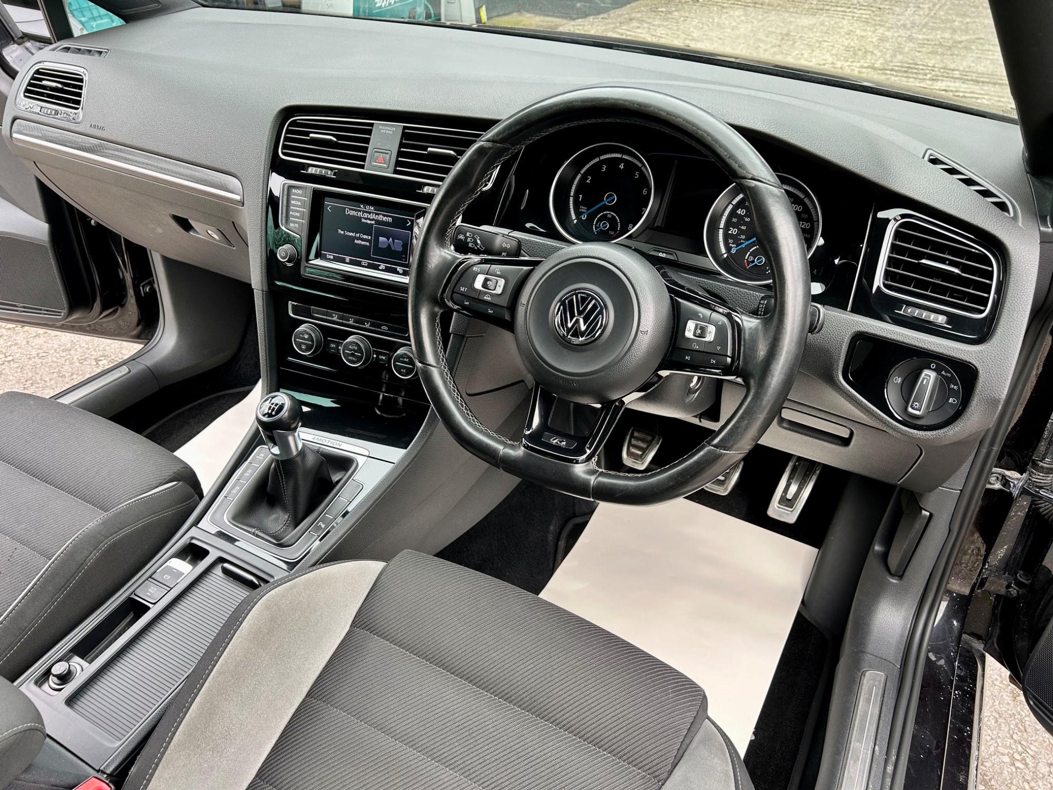 Volkswagen Golf view 14