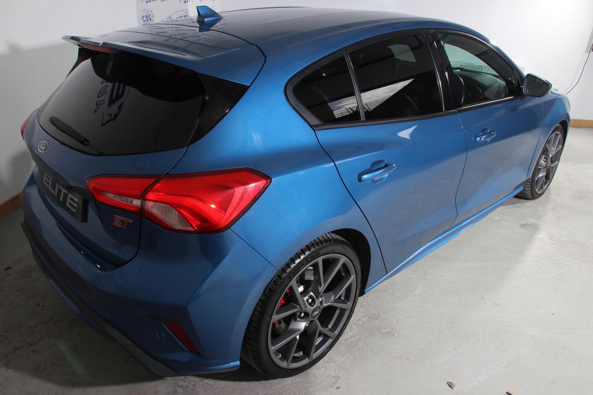Ford Focus view 18