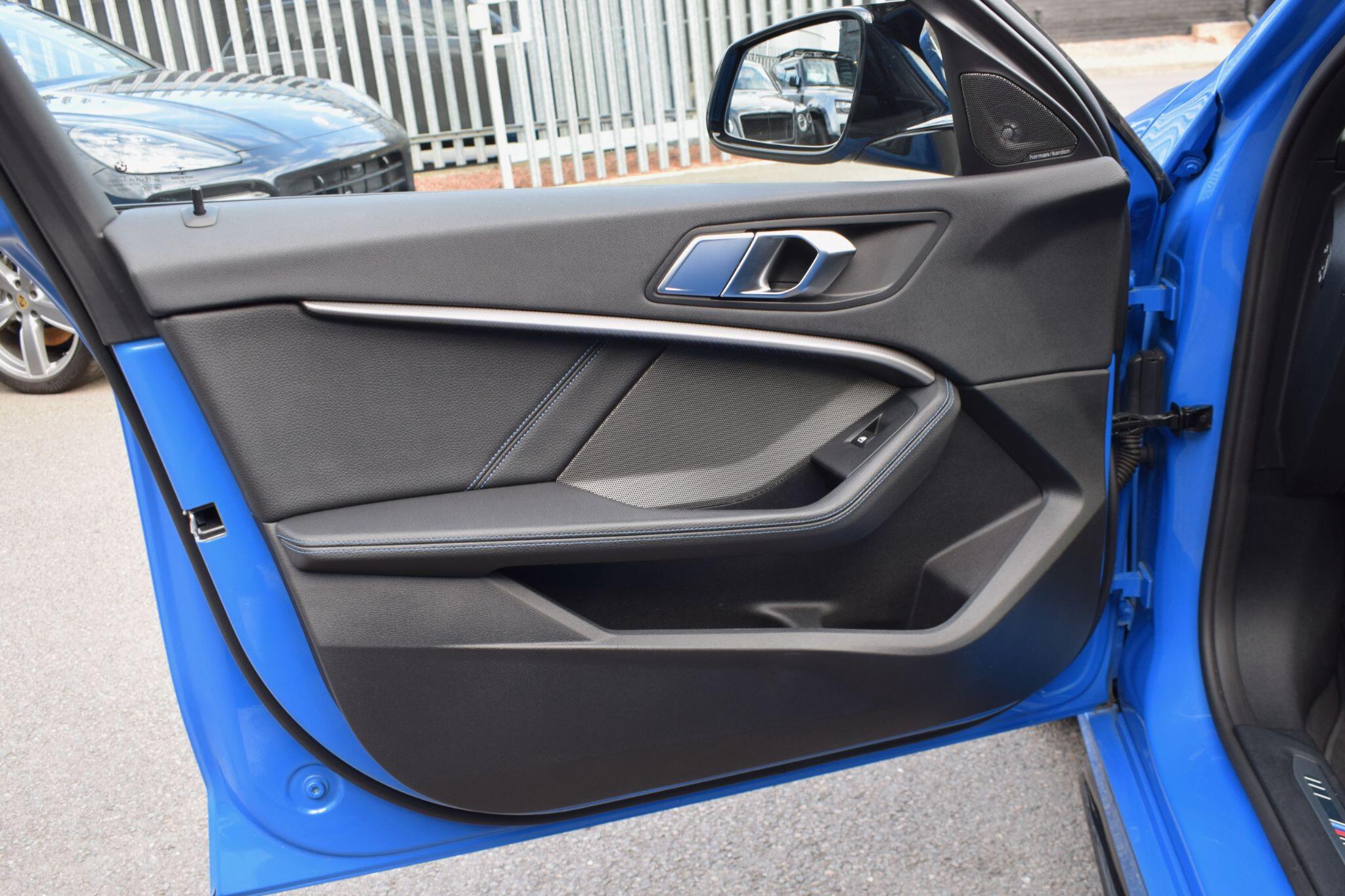 BMW 1 Series view 15