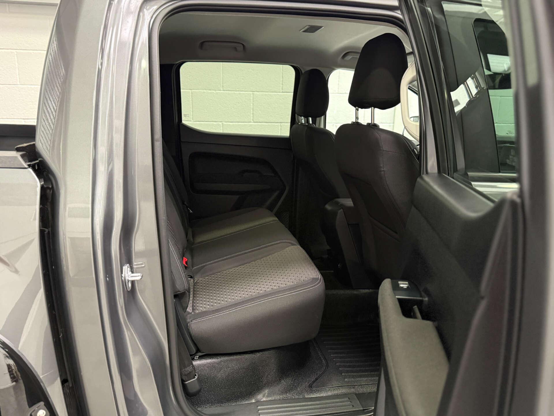 Volkswagen Amarok view 17