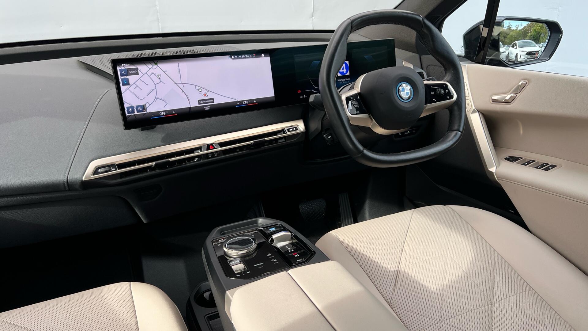 BMW Ix view 31