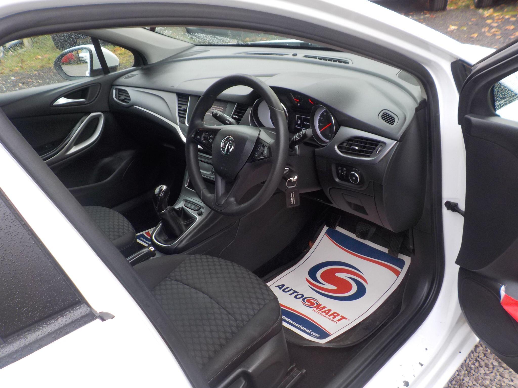Vauxhall Astra 1.5 Turbo D SE Sports Tourer Euro 6 (s/s) 5dr