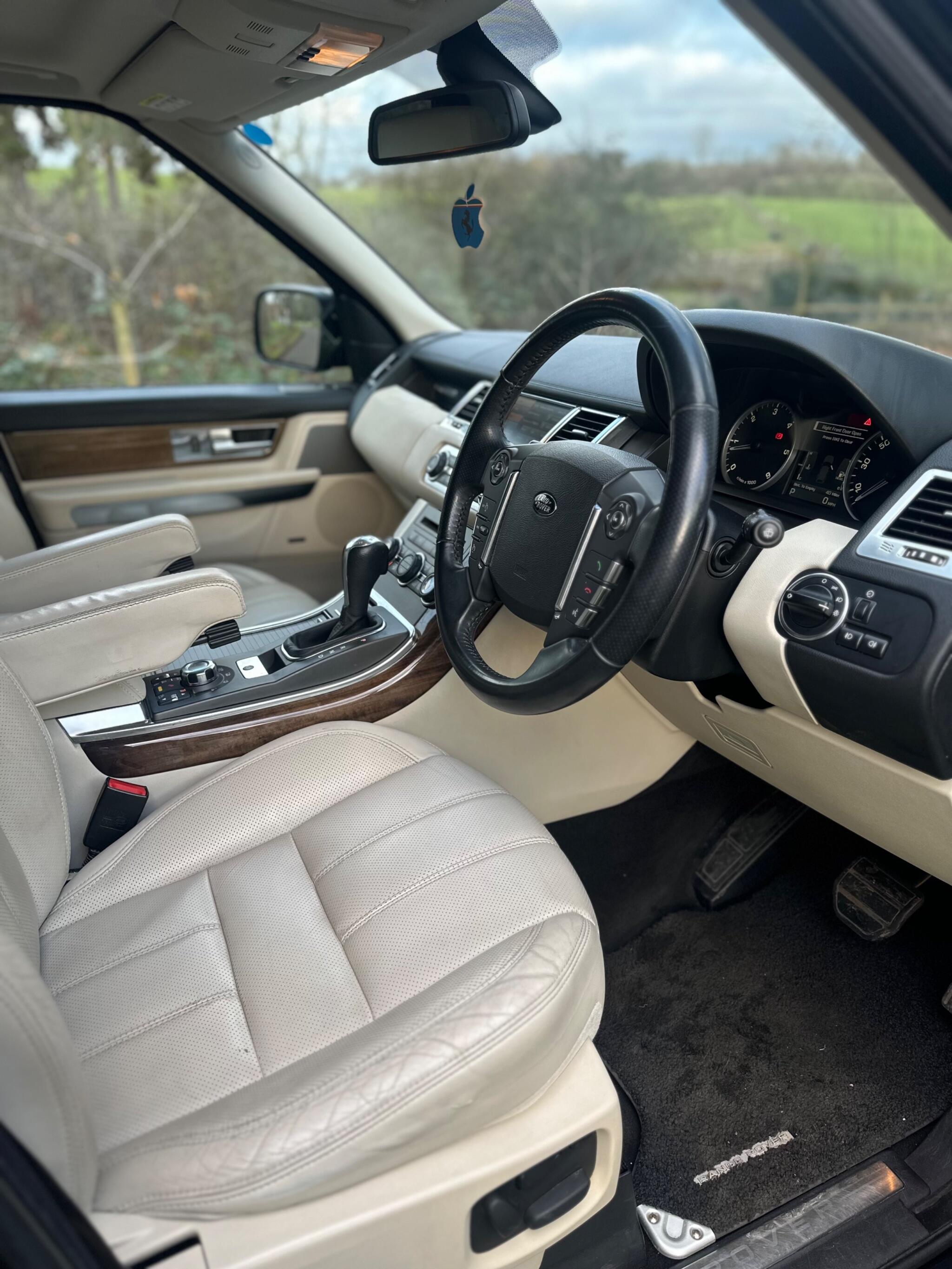 2011 Land Rover Range Rover Sport image 21