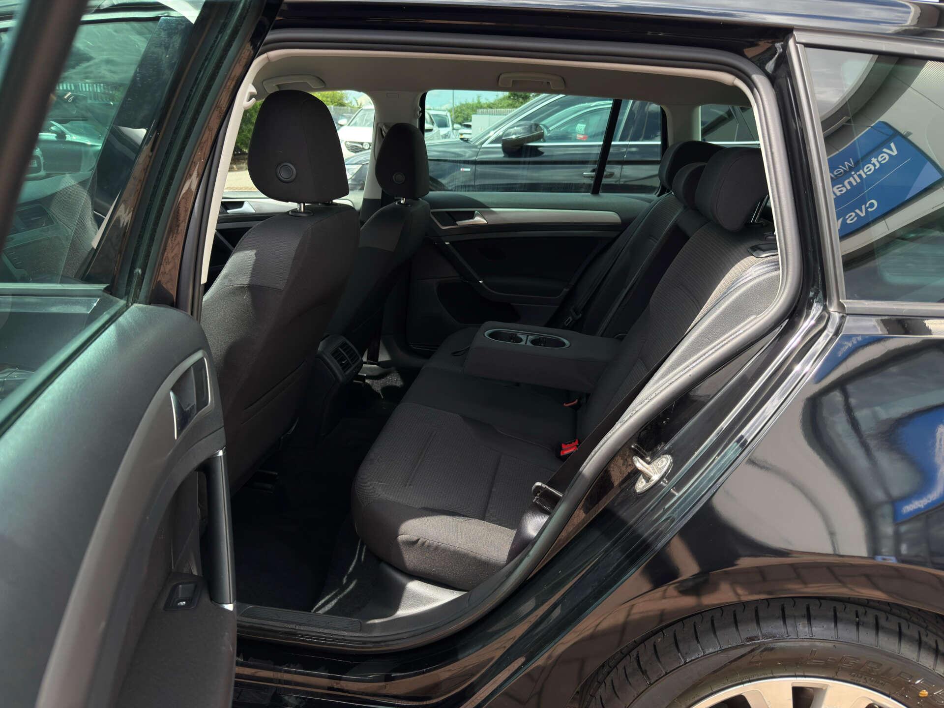 Volkswagen Golf view 26