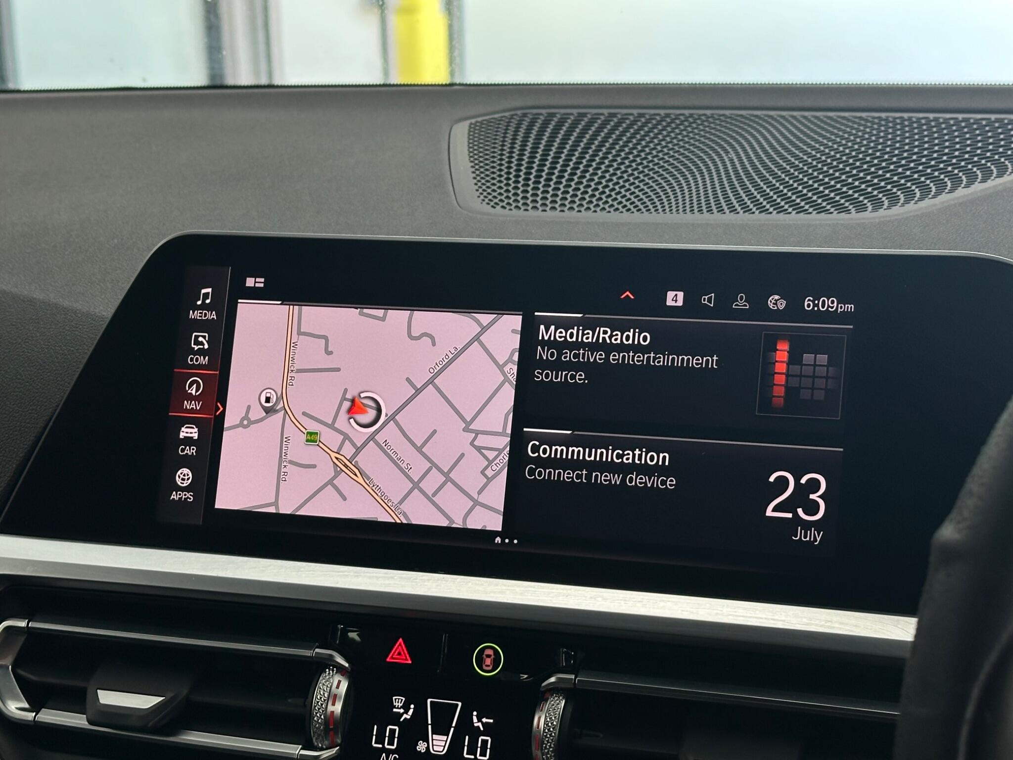 BMW 3 Series view 29