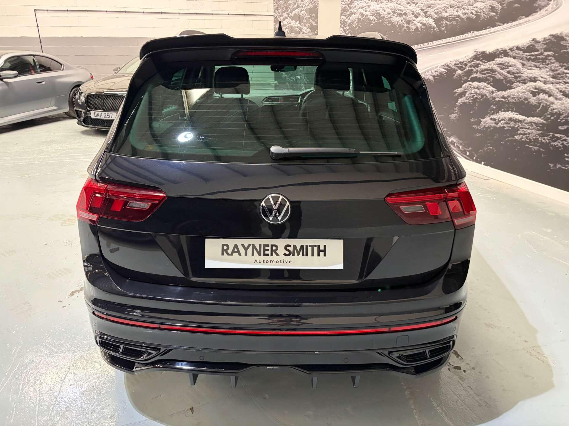 Volkswagen Tiguan view 11
