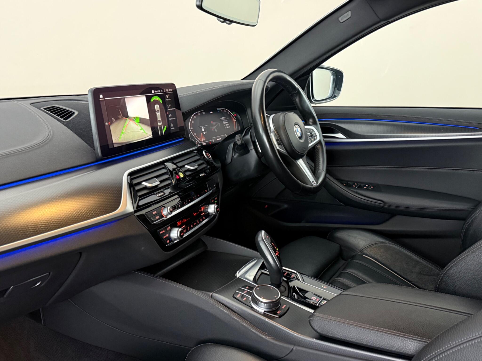 BMW 5 Series view 4