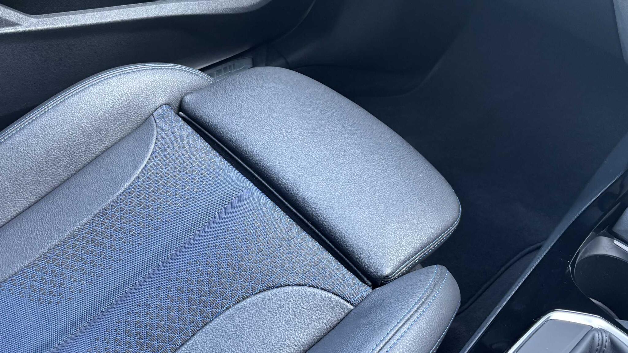 BMW 1 Series view 30