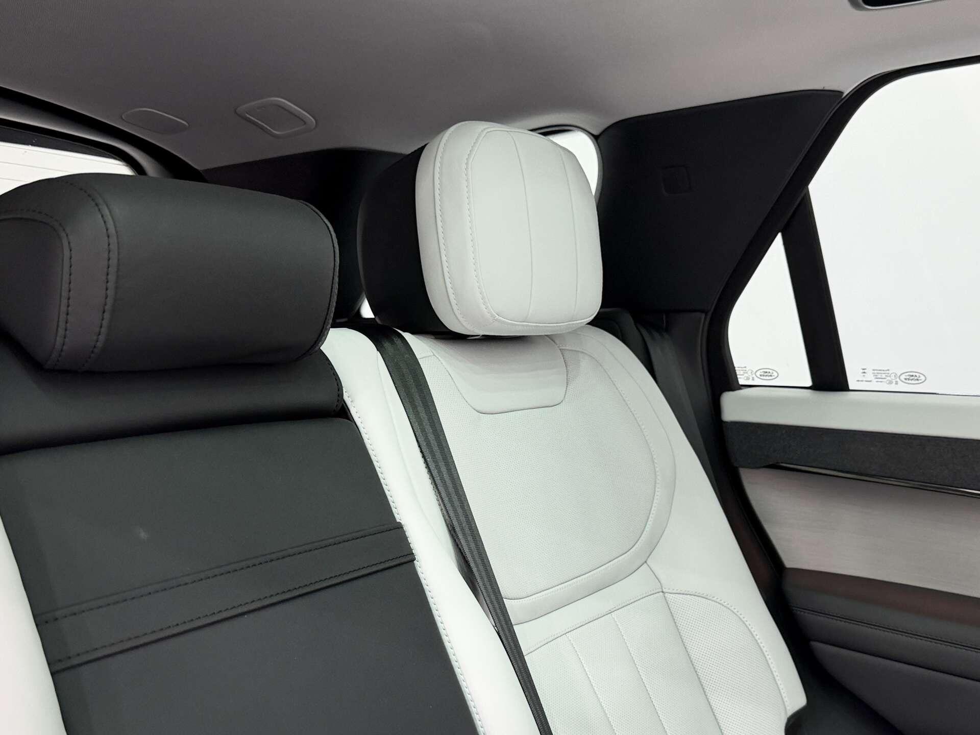 Land Rover Range Rover Sport view 14