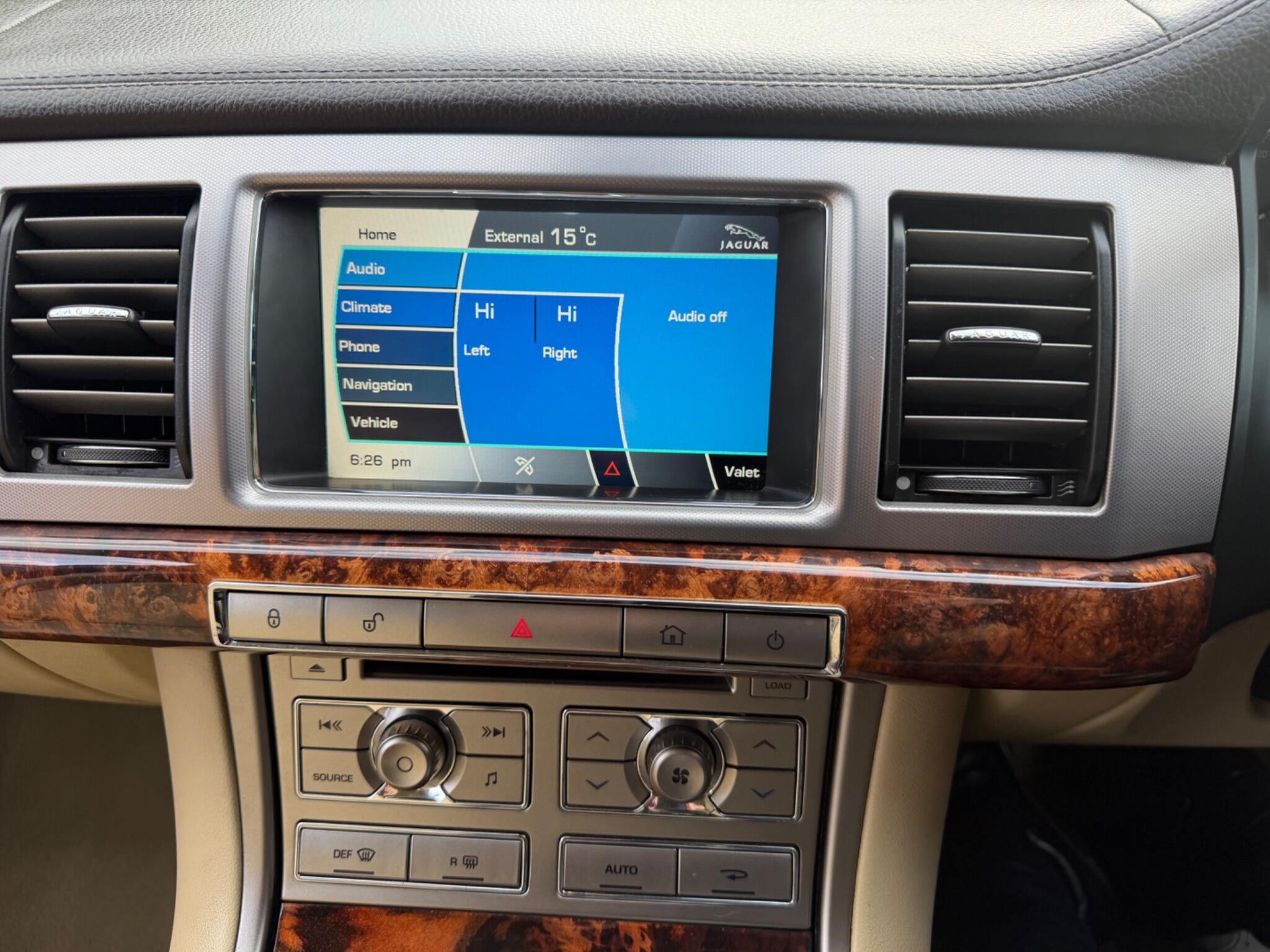 Jaguar XF view 21