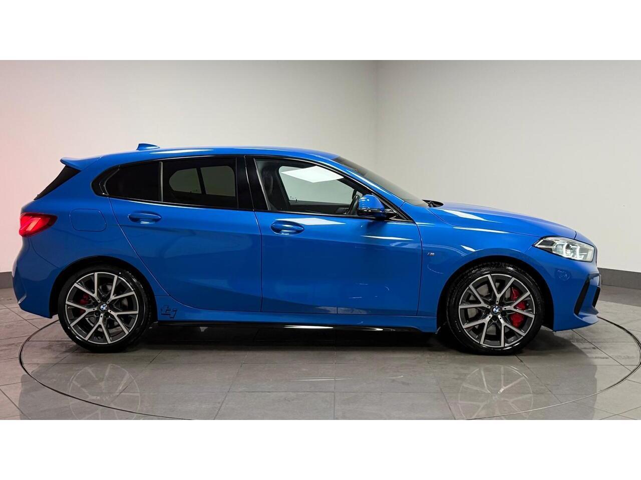 BMW 1 Series view 10