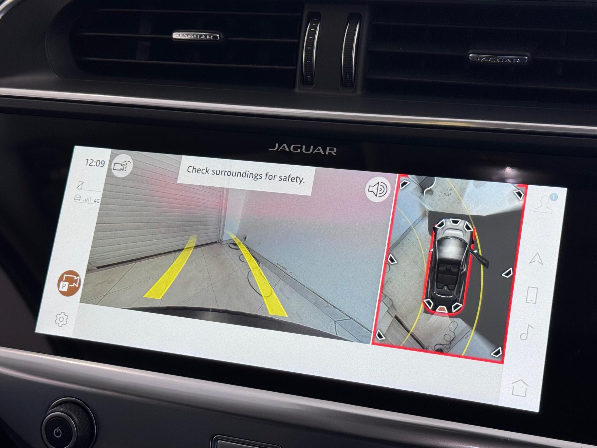 Jaguar I-Pace view 16