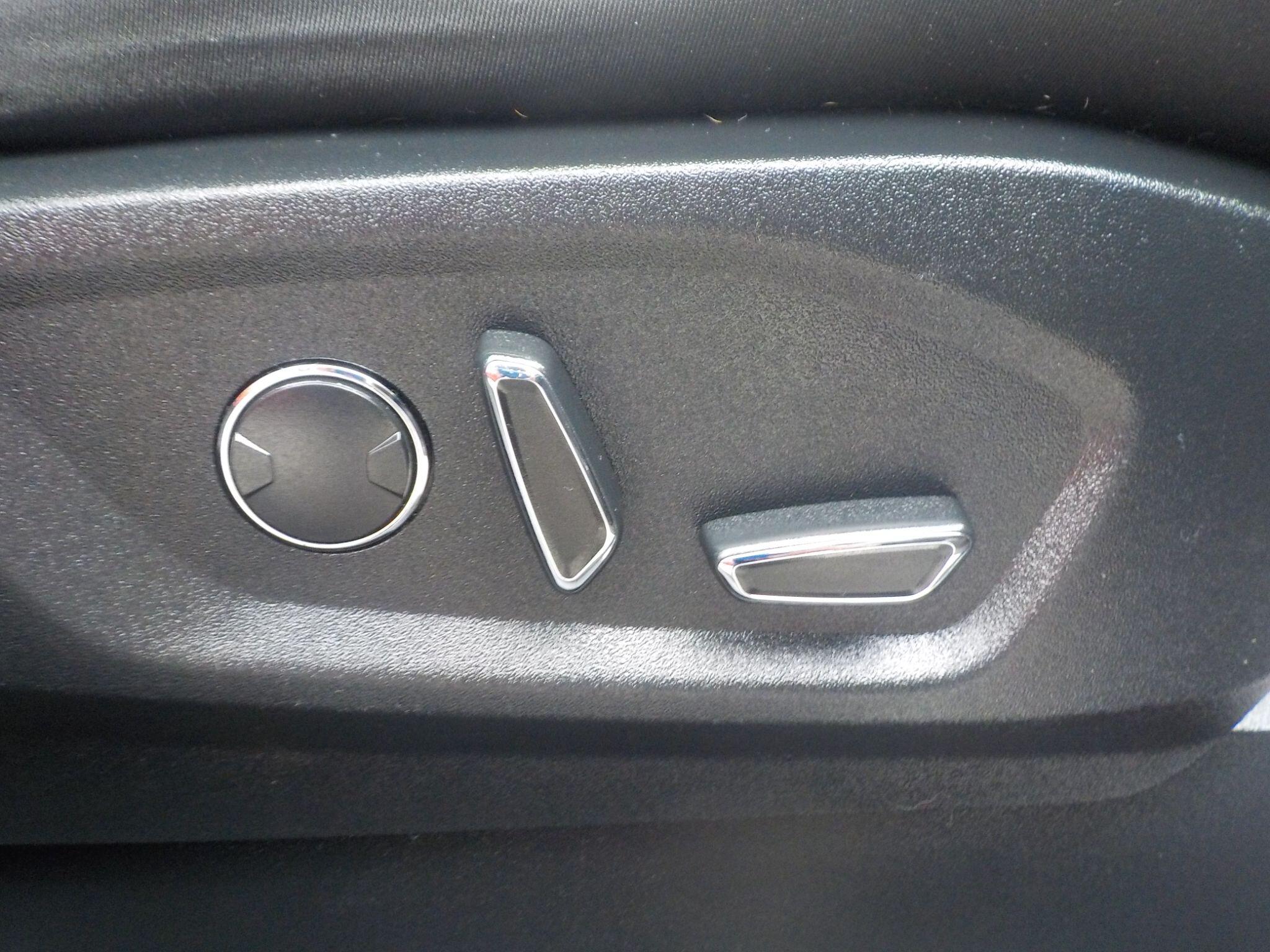 Ford Edge 2.0 TDCi Titanium AWD Euro 6 (s/s) 5dr