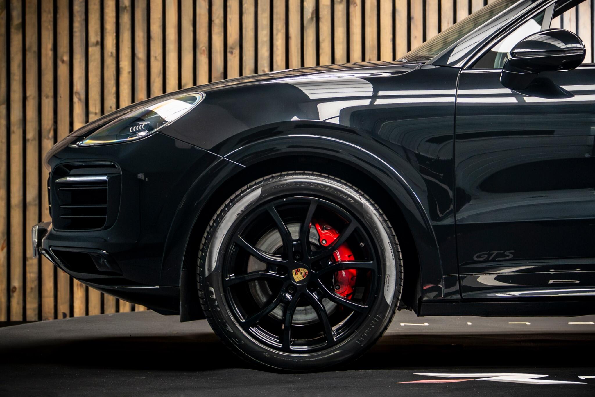 Porsche Cayenne view 9