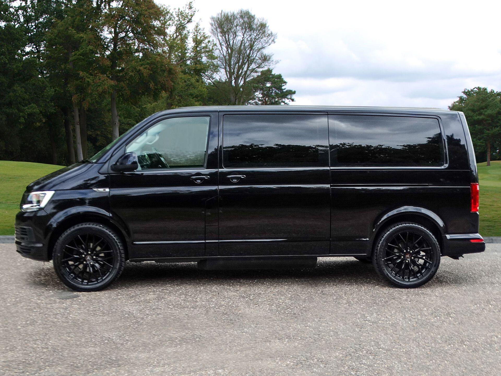 Volkswagen Transporter Shuttle view 3