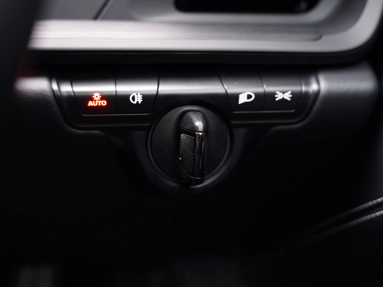 Porsche 911 view 34