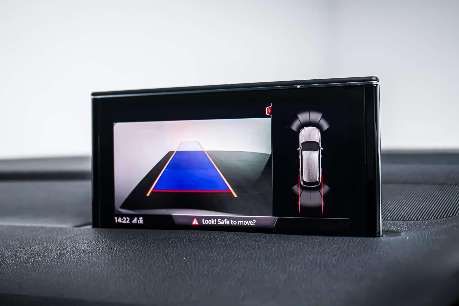 Audi Q7 view 3