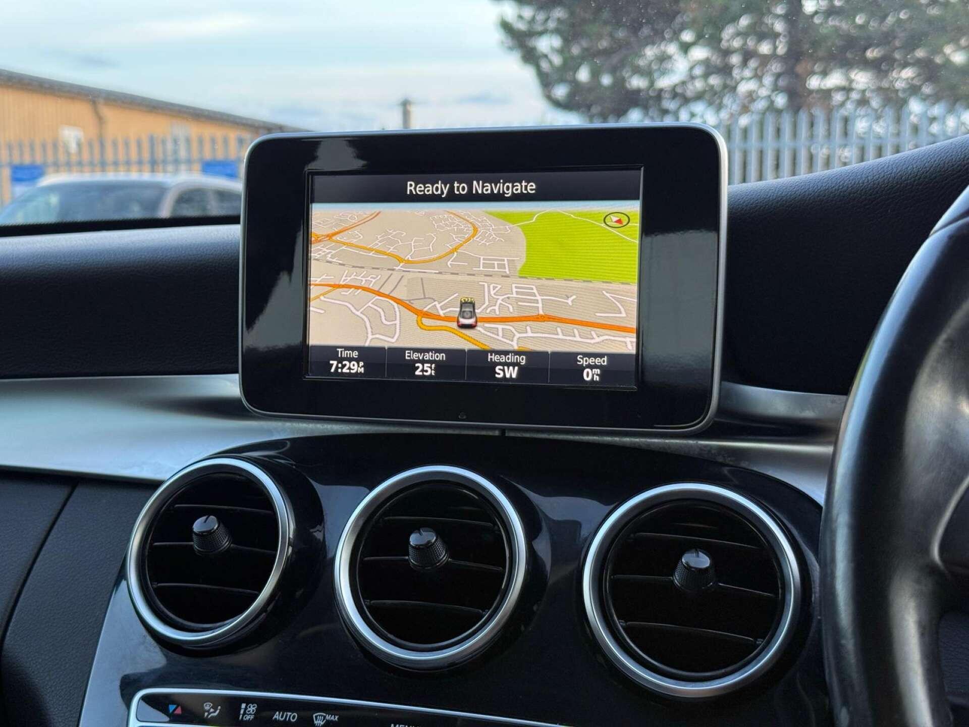 Mercedes-Benz C Class view 11