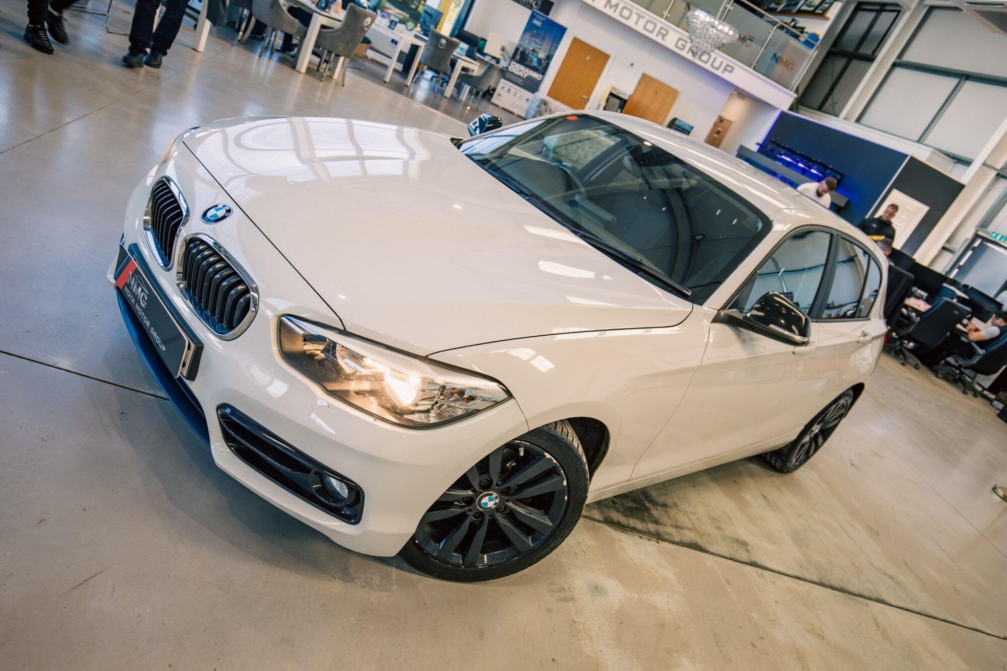 BMW 1 Series view 5