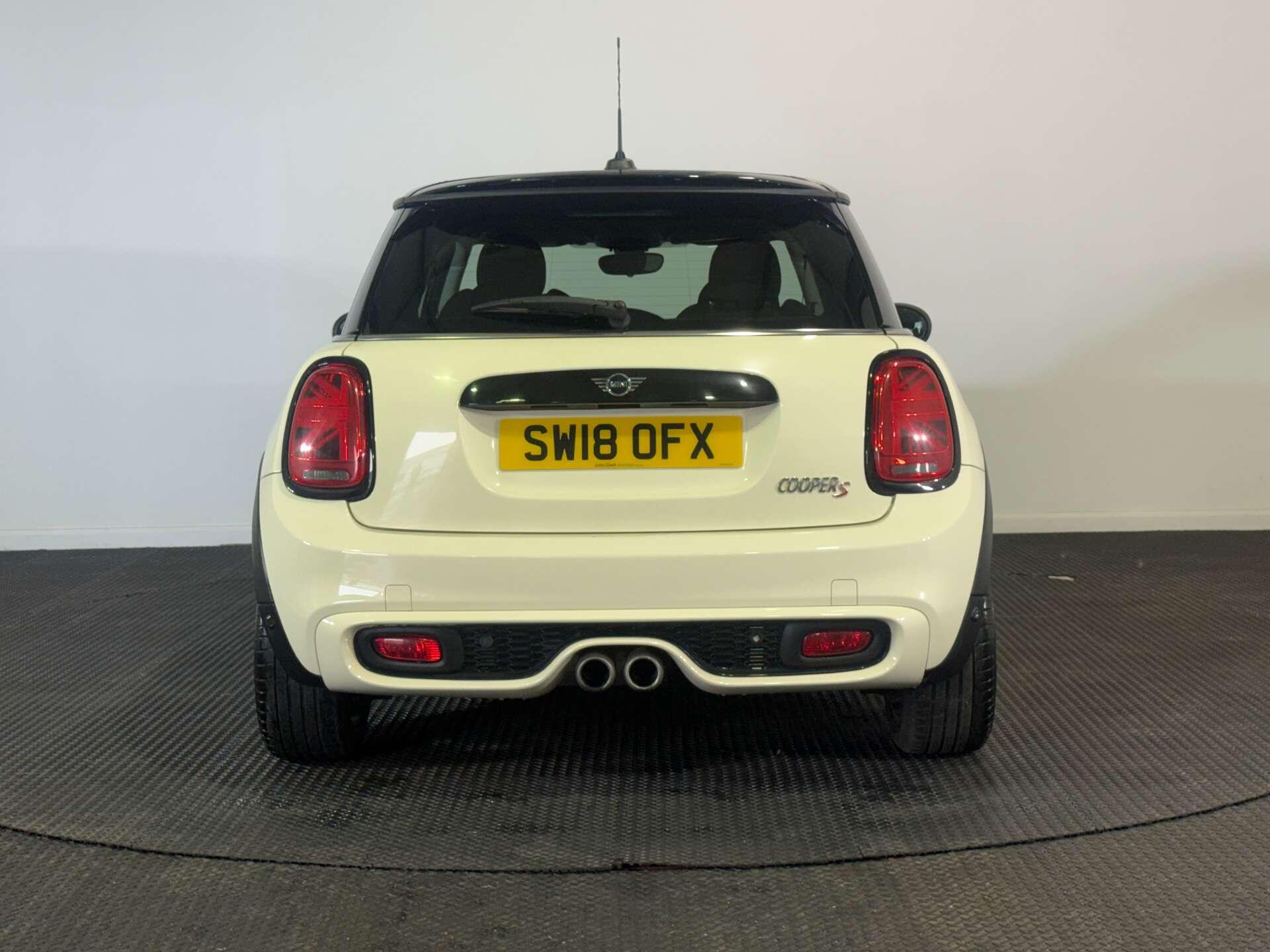 Mini Hatch view 6