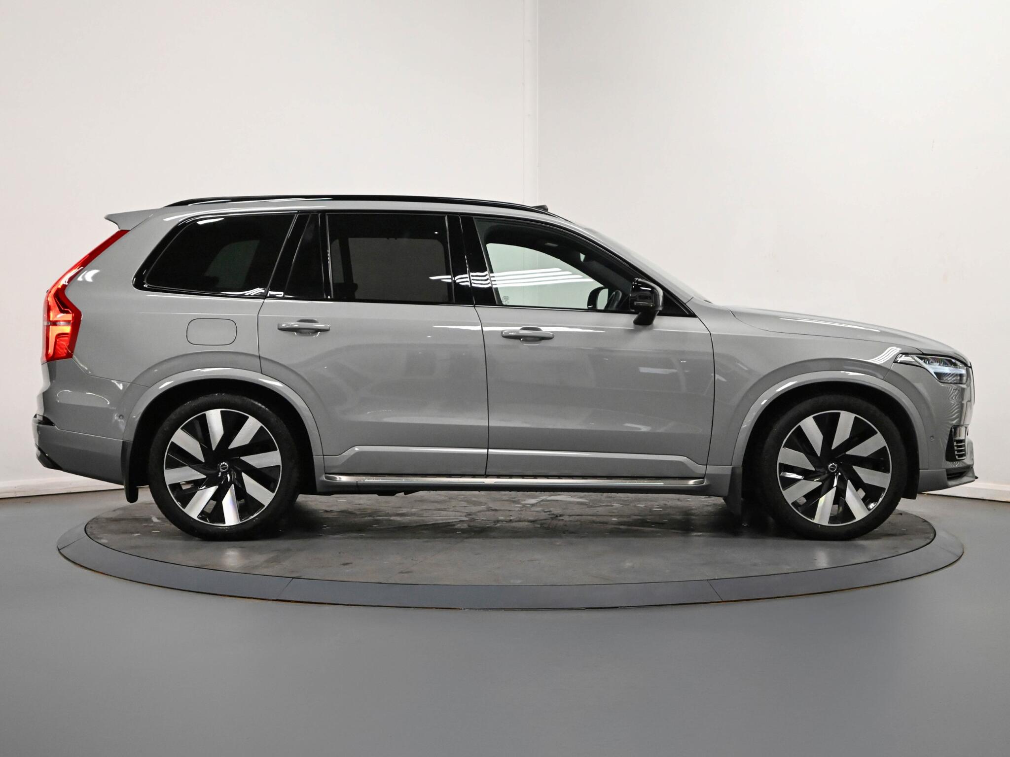 Volvo XC90 view 27
