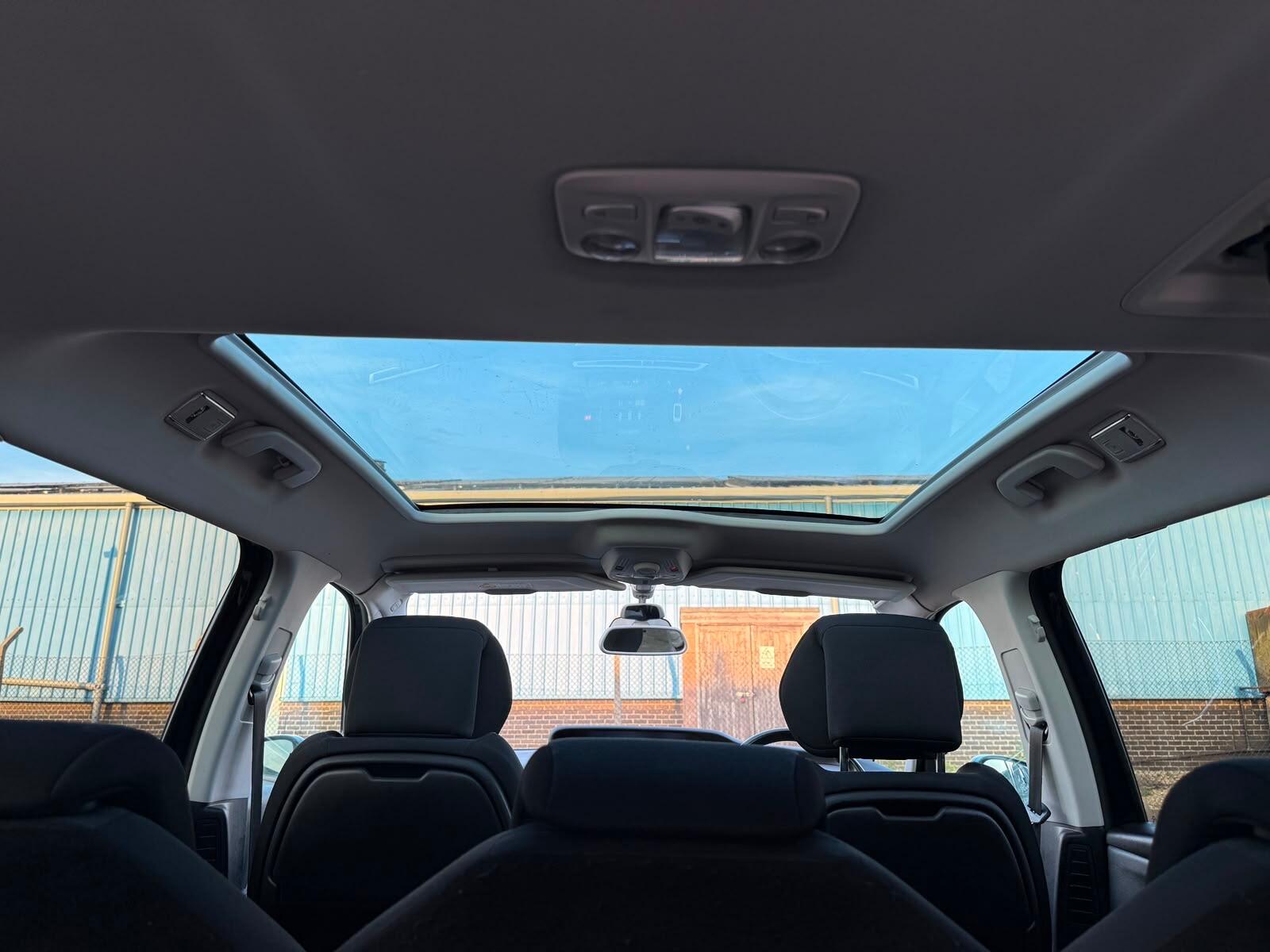 Citroen Grand C4 Spacetourer view 5