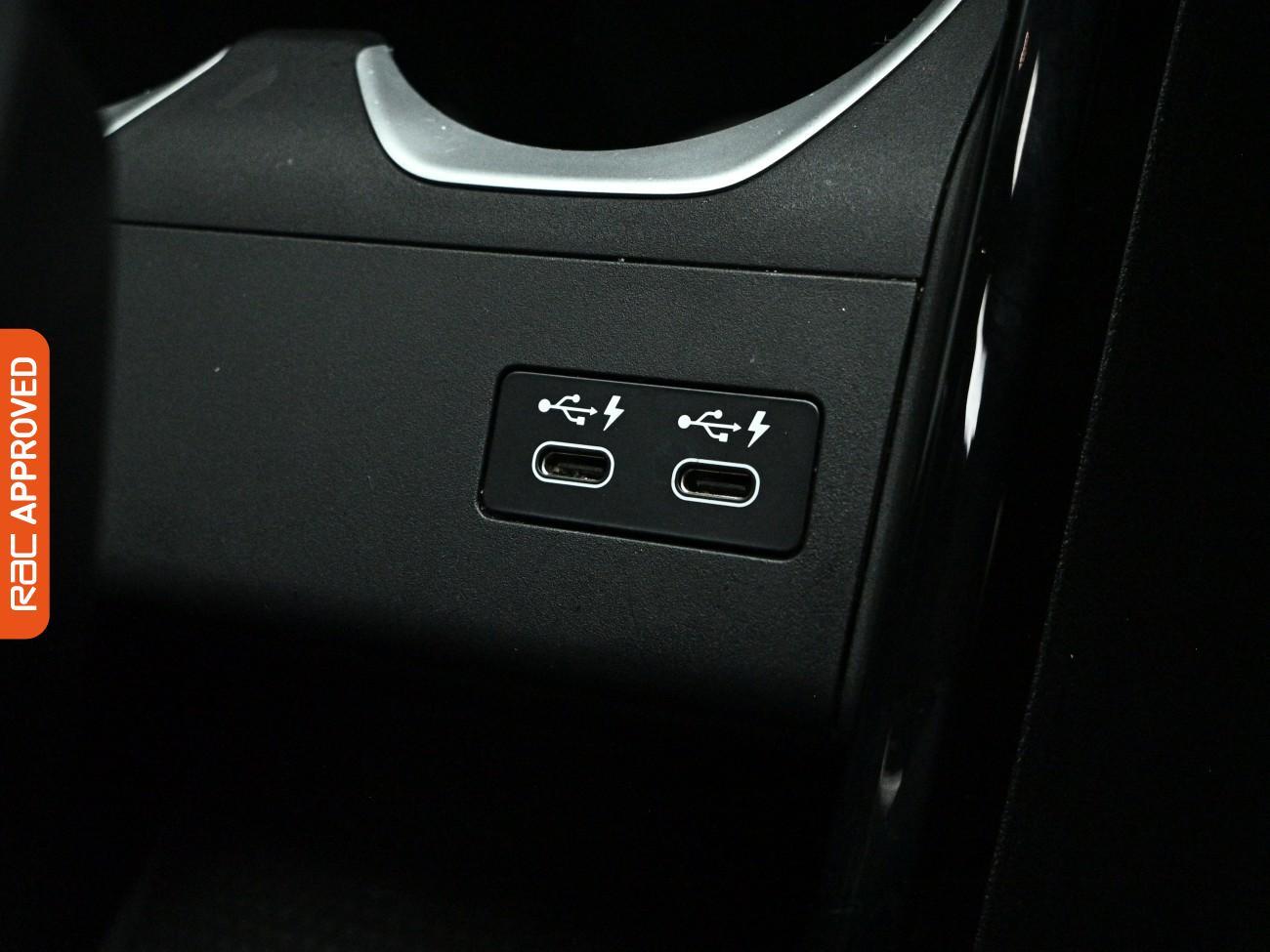 BMW Ix1 view 25