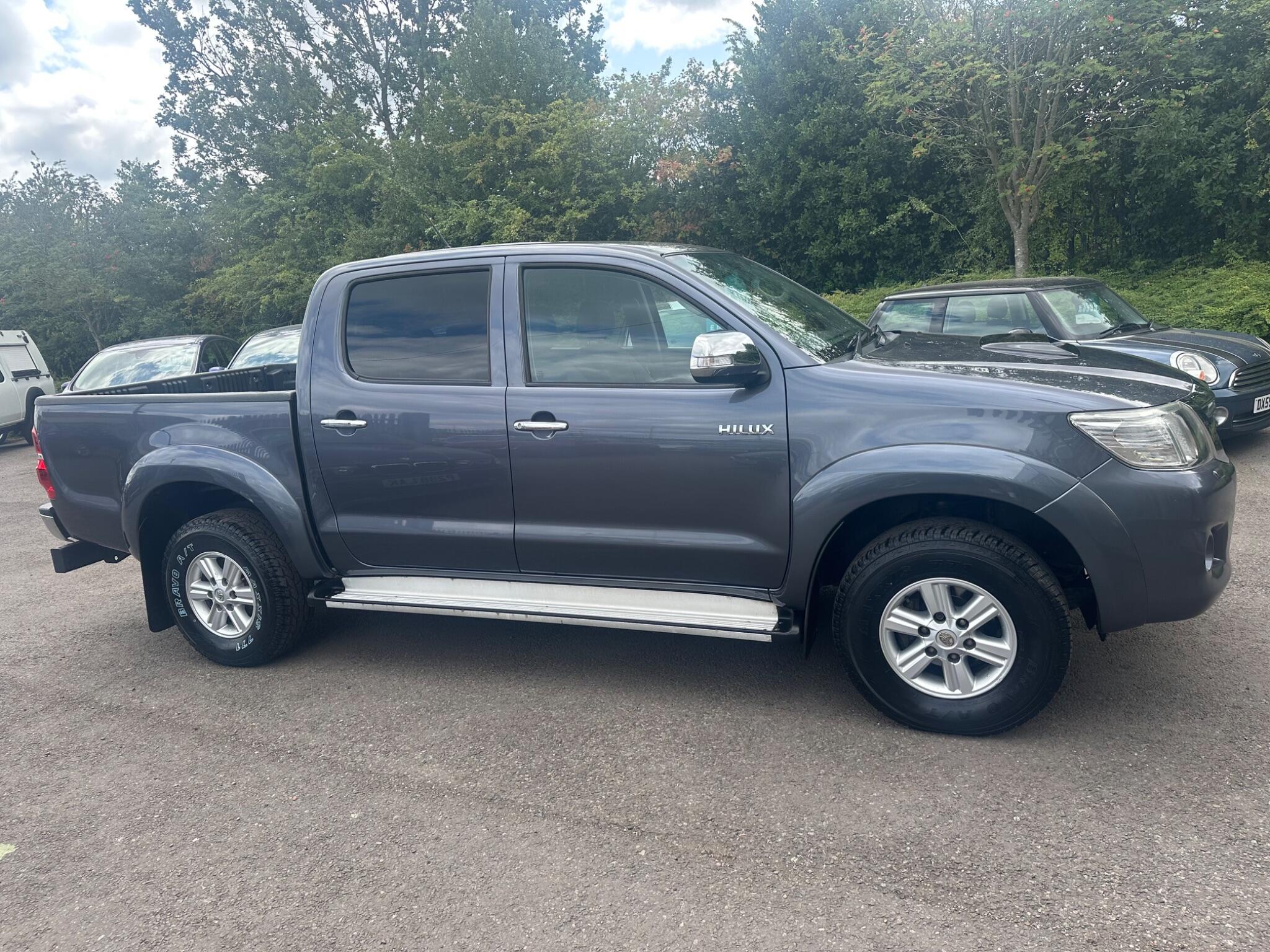 Toyota Hilux view 12