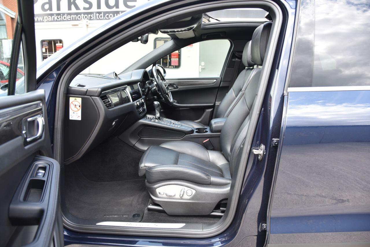 Porsche Macan view 24